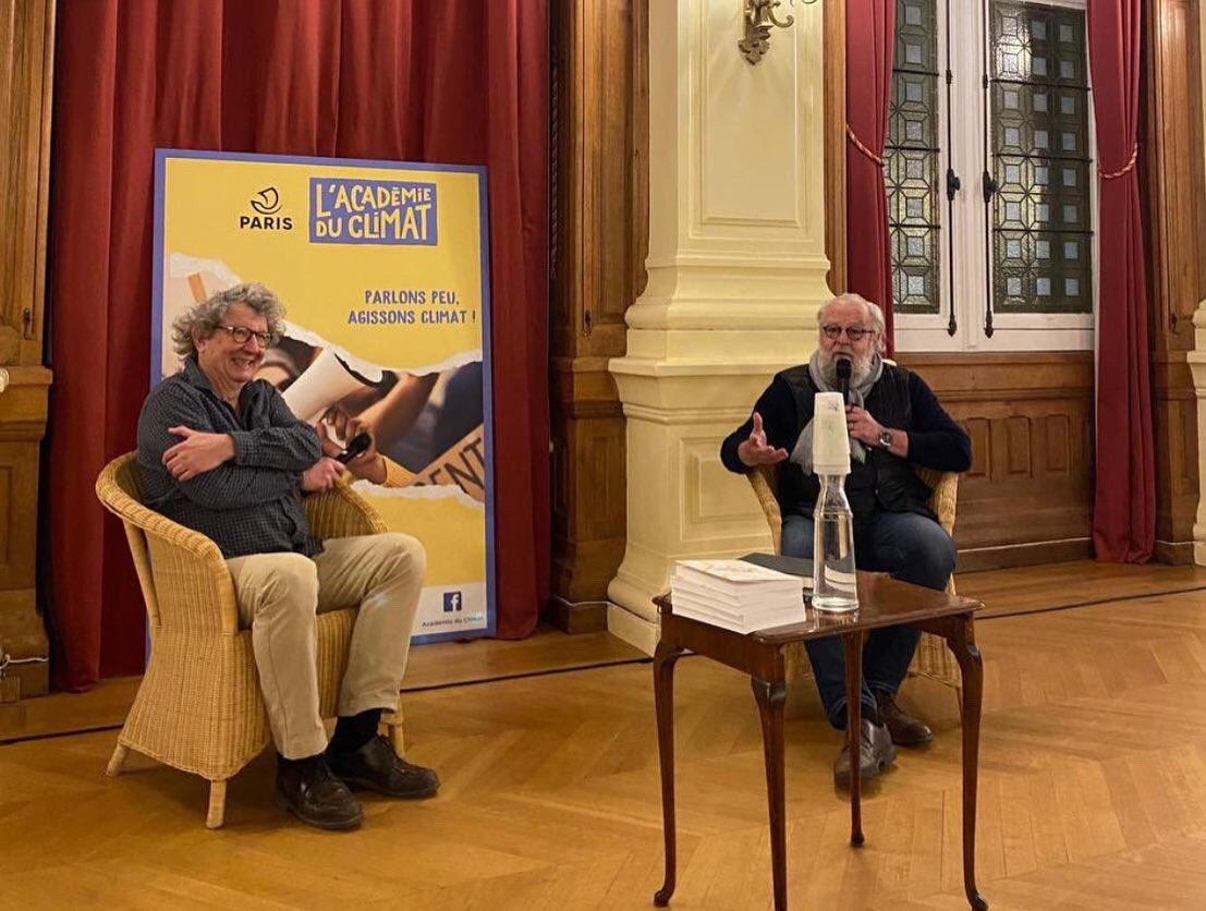 esaj_paris's tweet photo. L’@esaj_paris à lancé hier soir son premier cycle de #conférences à l’Académie du Climat.
Un grand merci à :
-@MCLemardeley d’avoir inauguré ce premier événement.
- @AcademieClimat de nous accueillir.
- Thierry Paquot et Philippe Madec
Et à tous les nombreux participants.
#esaj https://t.co/C34C5zPuyz