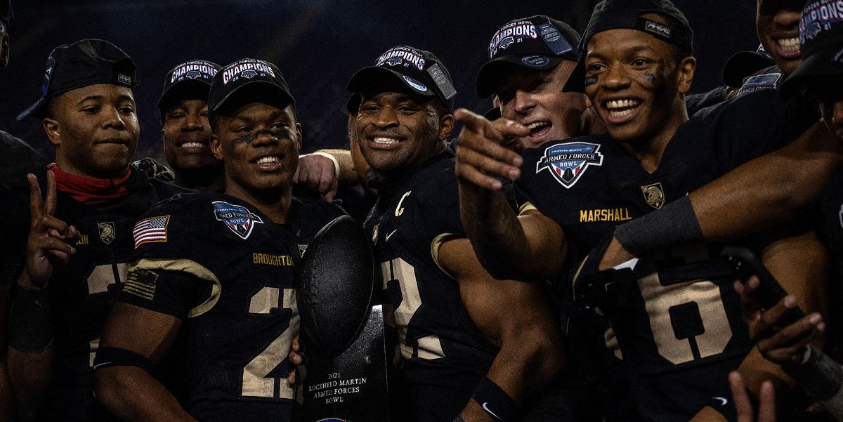 #LMAFB once again garners Top 5 bowl game spot in two major sports outlets, #3 in College Football News https://t.co/QLjWSoLnfA and #5 in CBS Sports https://t.co/ocg2WarJkq #BowlForTheBrave #GoArmy @ArmyWP_Football https://t.co/cjHQSuZw3G