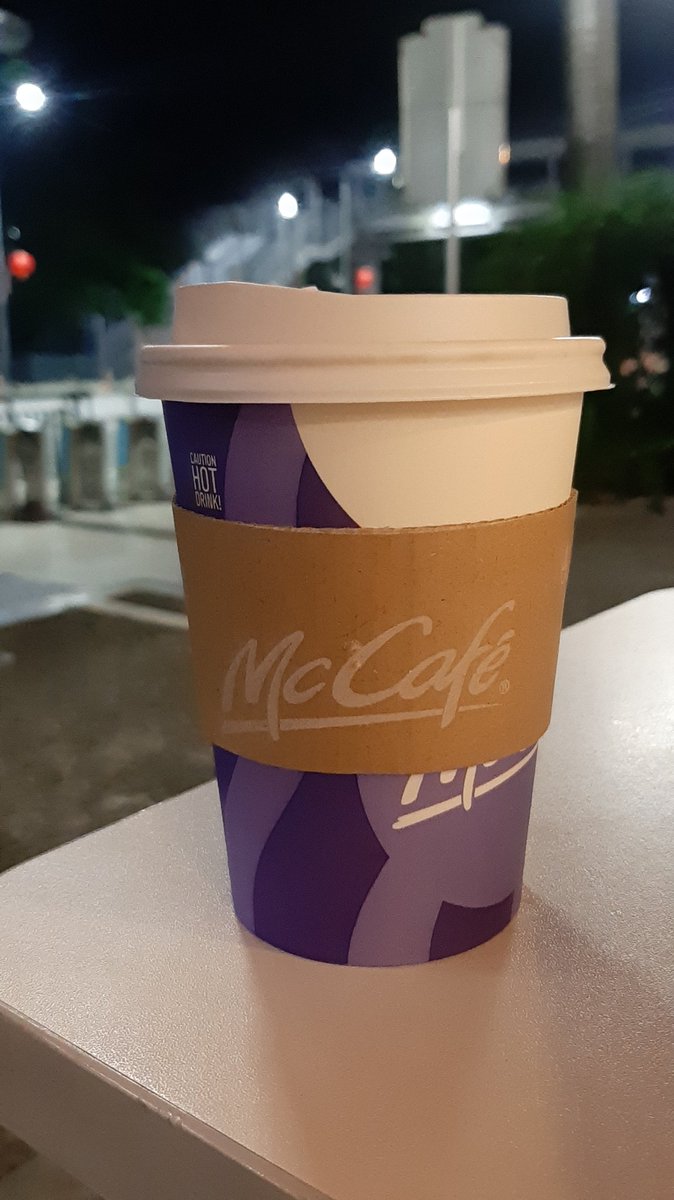 its_meh_jM's tweet image. 2 more working hoUrs.. pampagising #tipidmode masarap pa din #mcCafe