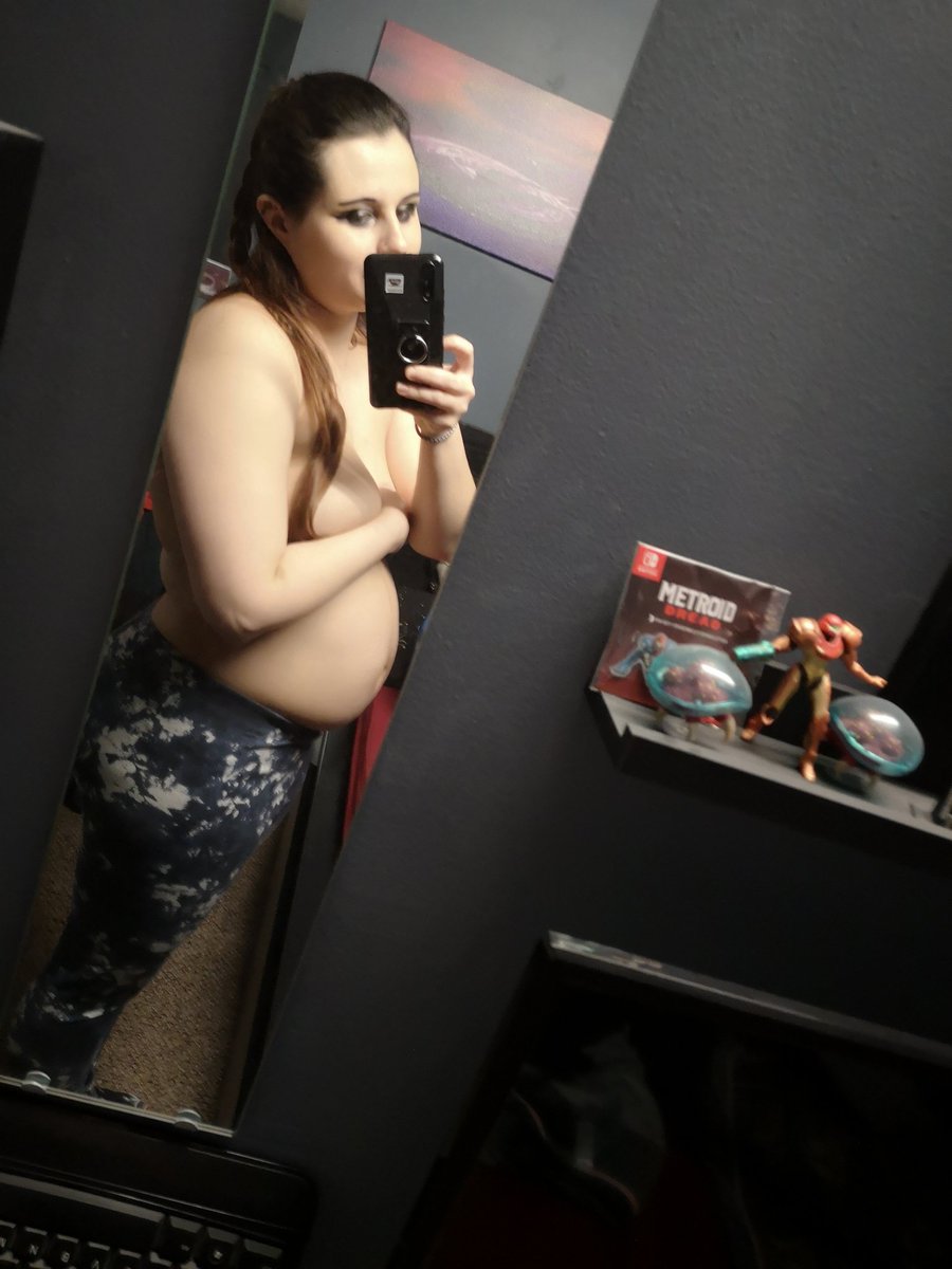 Madamredrum's tweet photo. One week postpartum guys. Lost over 20lbs of the pregnancy weight already 👌 #postpartum #pregnancyweight #weightloss #postpartumweight https://t.co/MqkwH39C2j
