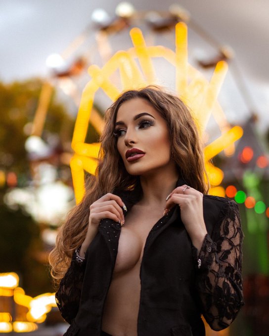 Just gazing into the distance as I think about the naughty things I&rsquo;ve done lately 🥵🥵 https://t.co/D<a href="/tag/newprofilepic"class="tags"><span>#newprofilepic</span></a>