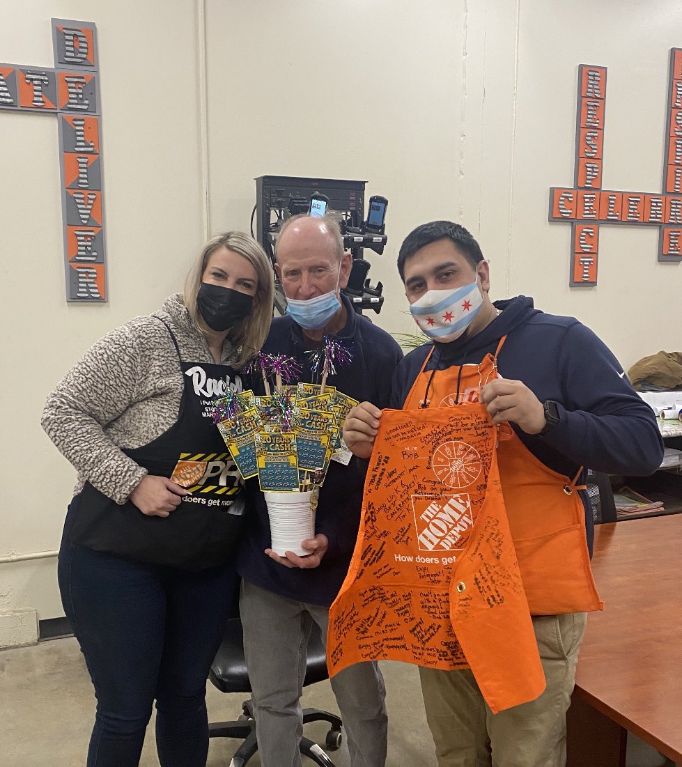 The Amazing Bob!!! Congratulations on your retirement!!! We are going to miss you!!! 20 years of service!!! @IsmaelPerezJrHD @White2Dawn @LuisV1901THD @SASM1935 @kathleenCHI1935 @1935The