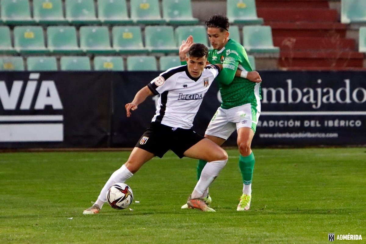 🎂 Hoy cumple años otro de nuestros romanos más jóvenes 💪🏽

⚪️⚫️ ¡Felicidades <a href="/Marckuss10/">Marckus10</a>! ⚪️⚫️

 (Casi se nos pasa 😏)