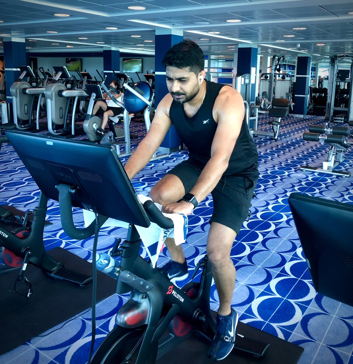 KumarManash002's tweet image. #RojanaEkGhanta @ Sea. 
#peleton