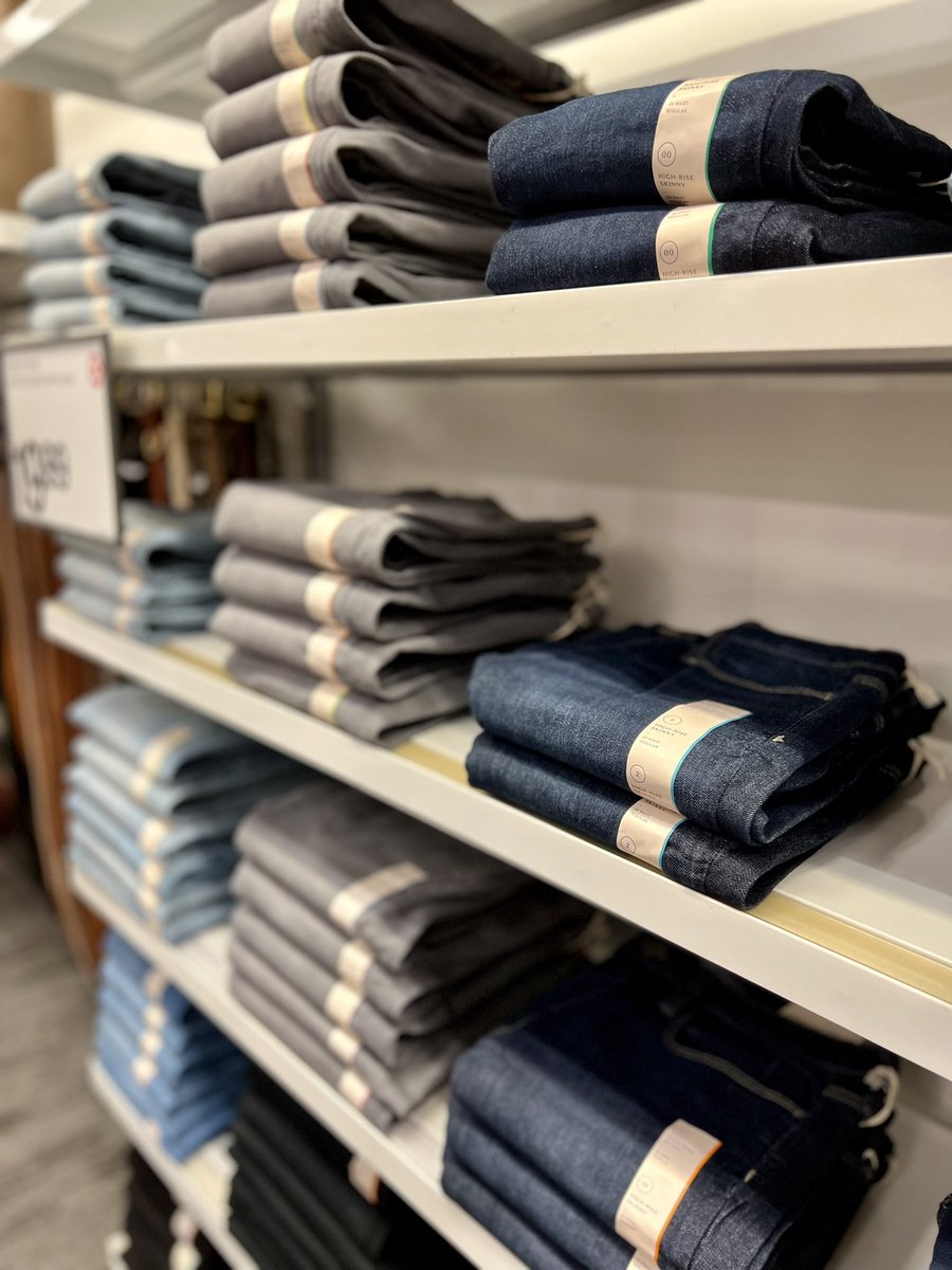 KortnieBriseno's tweet image. Beautiful job Style Consultant, Luis on the Universal Thread Jeans!🤩👖🎯 #T2064 #Target @AlvAlyssa1008 @katynovaus @AngelaTGT @Jenn_Derhammer @jared_viens @VisualMiami @ParkerTGT @aldenkooken
