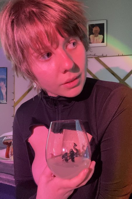 The alcohol tastes better when you drink it out of a wine glass with a sexy lady in it!  You can get<a href="/tag/hxh"class="tags"><span>#hxh</span></a><a href="/tag/anyc"class="tags"><span>#anyc</span></a>