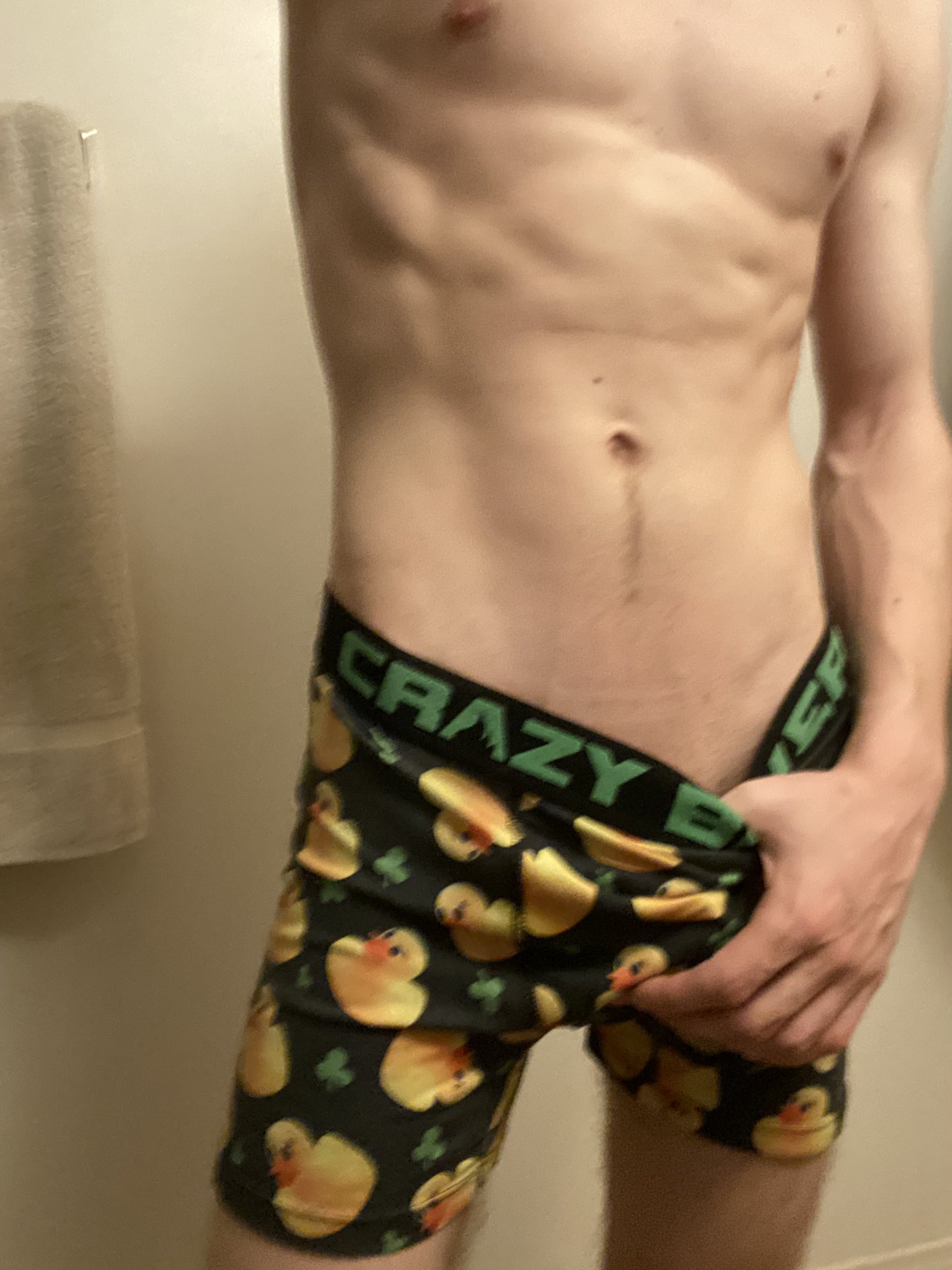 1 pic. Daily nudes anyone? 😏 https://t.co/Rt3VZx54Km
