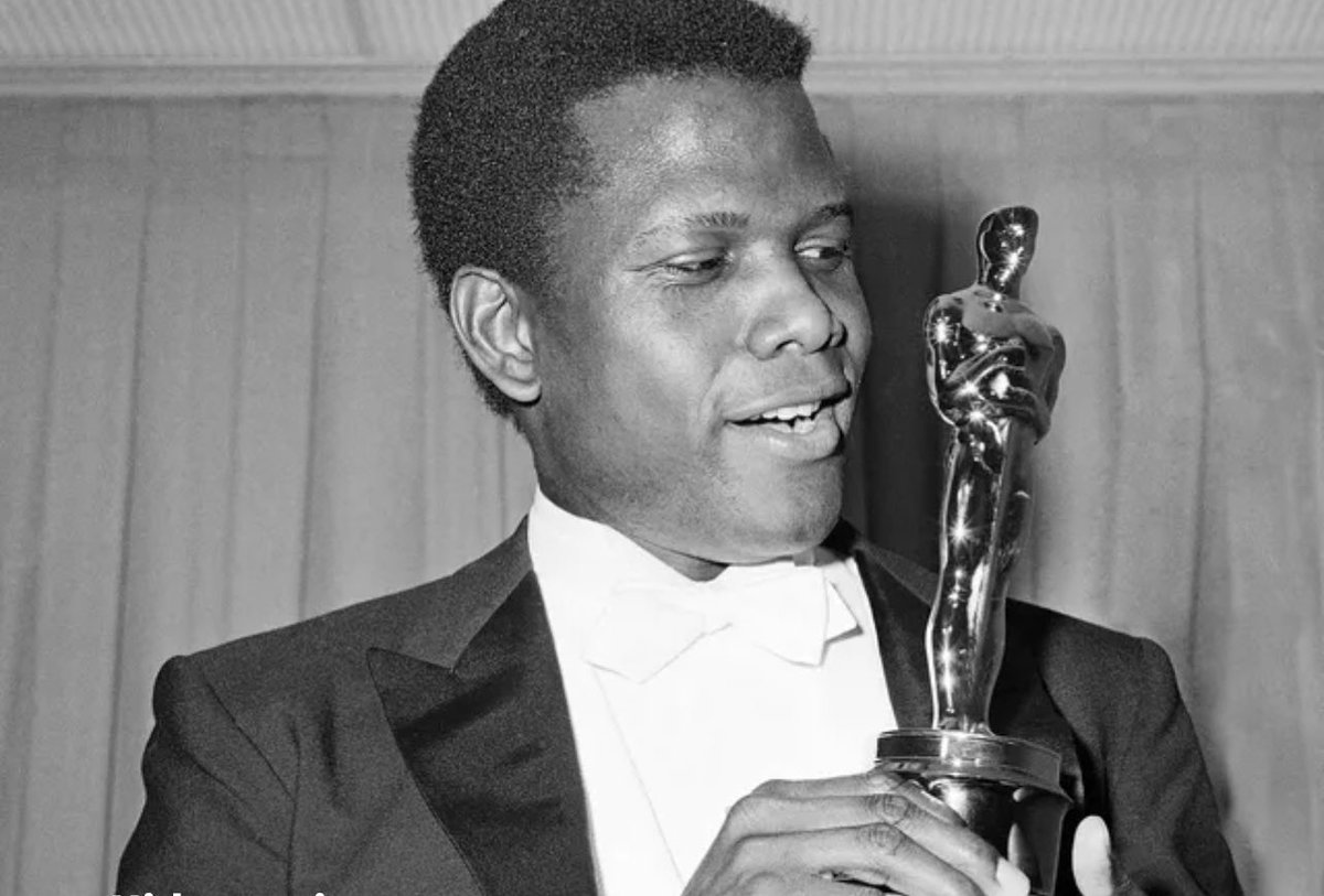 1Judilove's tweet photo. One of the first that ever made me feel like it was possible! This is a big lost 😞 💔🙏🏾 Your legacy will never be forgotten! #SidneyPoitier #Legacy #FirstblackOscarwinner https://t.co/fo3PfBW23N