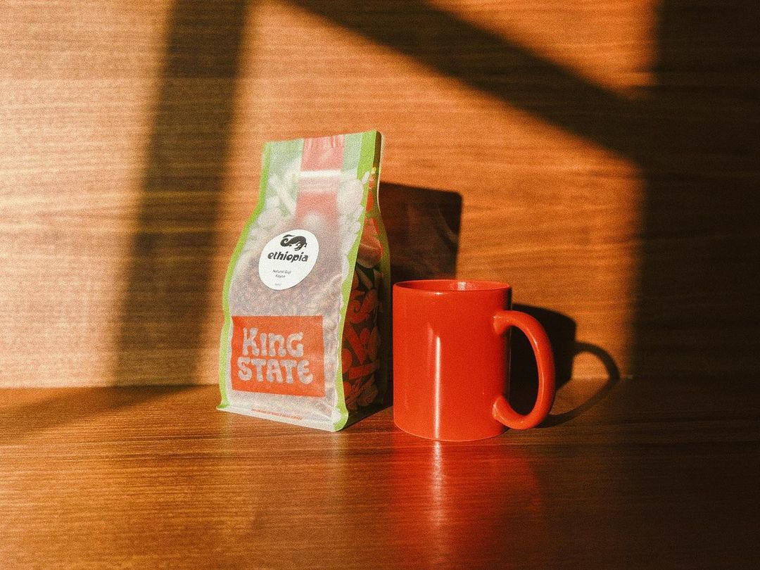 YO. This natural Ethiopian Guji Kayon on drip is ripping. Got the retail in the 100% recyclable bags too. Get some. YUH. See, not all Mondays are bad! C ya out there. 1 LuV. #KINGSTATE