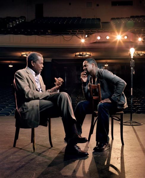 Thank you @StreiberPhoto for this unforgettable moment! #RIP #SidneyPoitier