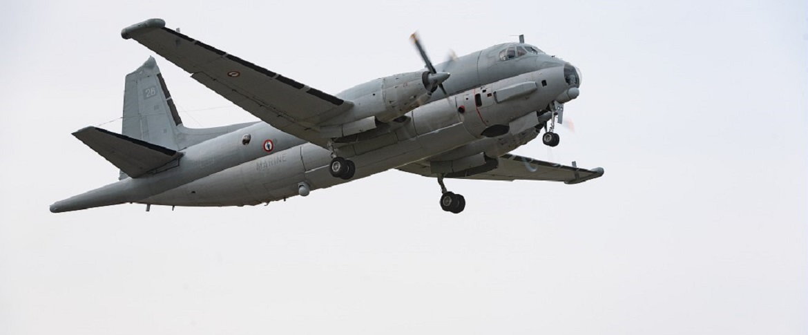 Xavier Vavasseur (@xaviervav) on Twitter photo 🚨 La <a href="/MarineNationale/">Marine nationale</a> annonce via communiqué que le mardi 4 janvier 2022, en soirée, un avion de patrouille maritime Atlantique 2 a été victime d'illuminations au laser alors qu'il s'apprêtait à atterrir sur la piste principale de la base aéronavale de Lann-Bihoué... 🚨 La <a href="/MarineNationale/">Marine nationale</a> annonce via communiqué que le mardi 4 janvier 2022, en soirée, un avion de patrouille maritime Atlantique 2 a été victime d'illuminations au laser alors qu'il s'apprêtait à atterrir sur la piste principale de la base aéronavale de Lann-Bihoué...