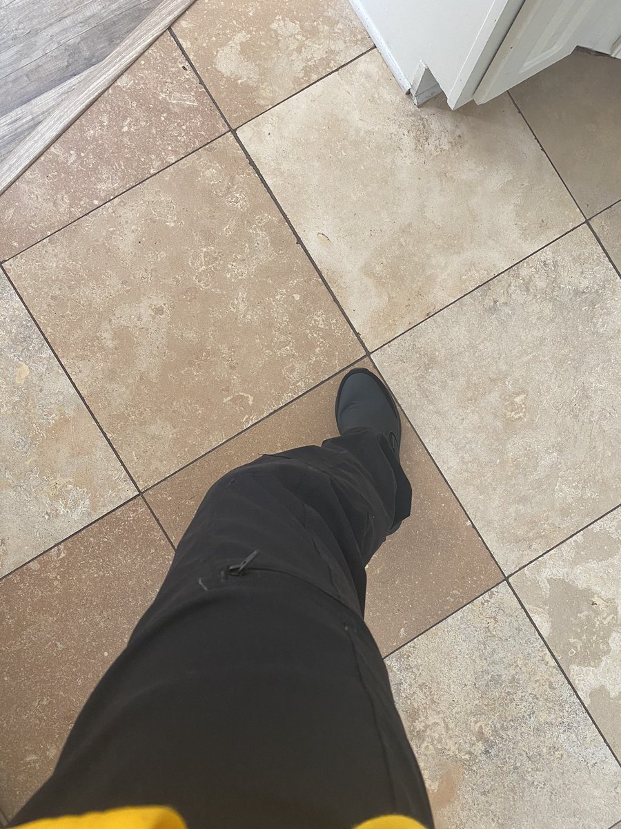LDrewit's tweet photo. #newworkshoes #newworkpants #lookatthemzipperpockets #nowwego #nonsliplife https://t.co/drv53cLOQI