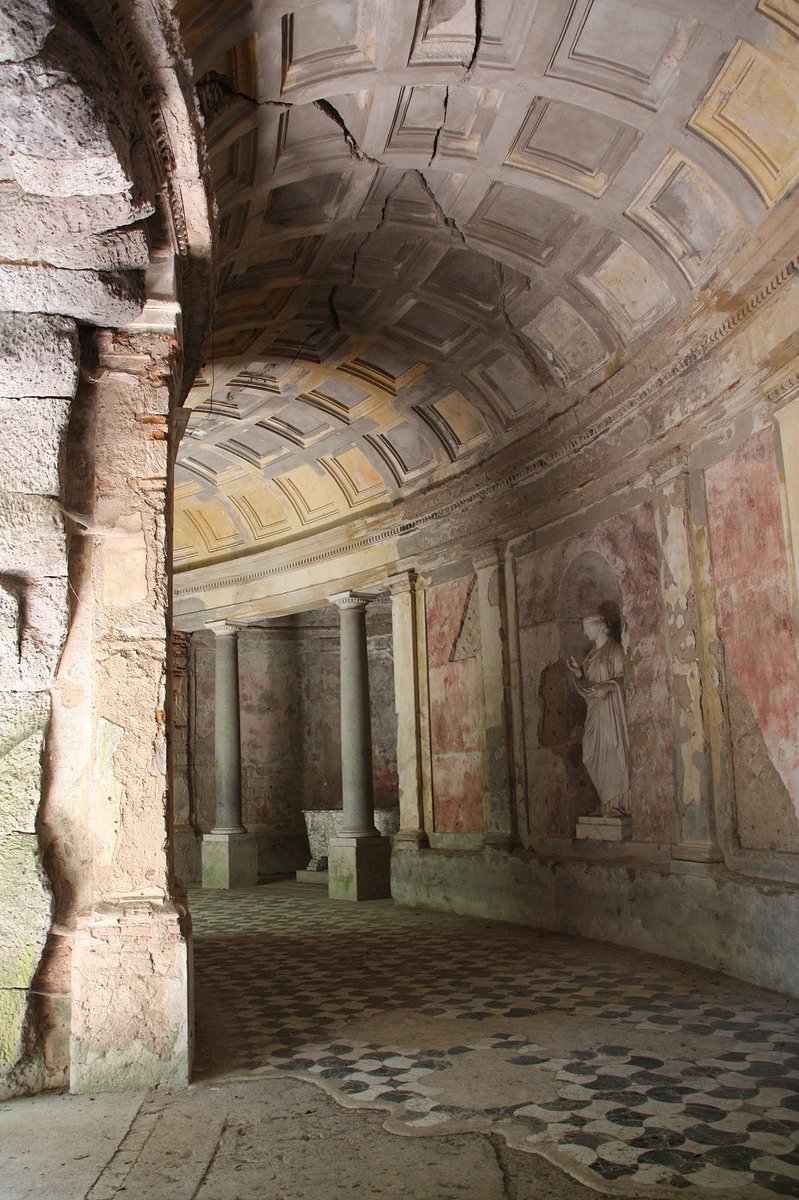 ColeccionMMoret's tweet photo. In Modo Antico
#Criptopórtico del Jardín Inglés. Reggia di #Caserta
https://t.co/Ero77fxXJo https://t.co/ifL3LQtmVF