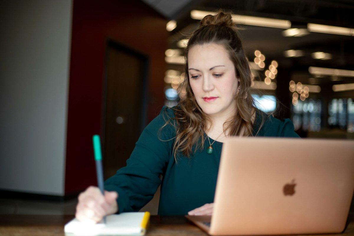 build_search's tweet photo. With 8 years in #digitalmarketing, I've learned a lot and continue to do so. What #digitalmarketingtips would be helpful to know in 2022 for your #smallbusiness?#entrepreneur #smallbusinessowners https://t.co/HPS6EDgZe9