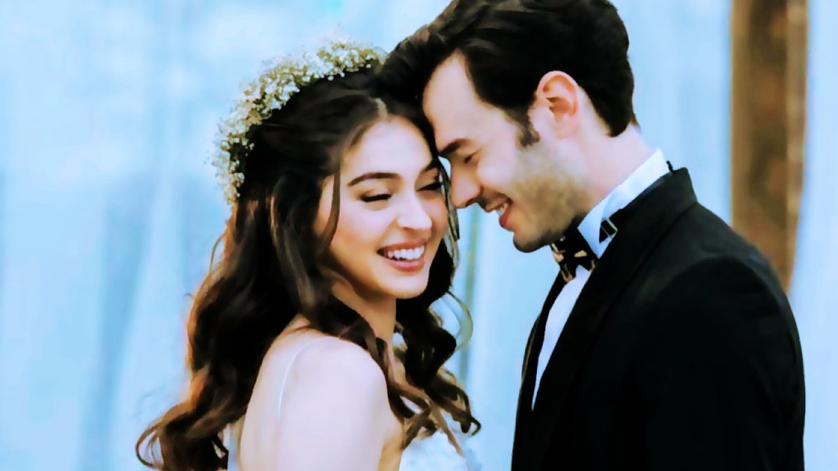 TurkishTvLovers's tweet photo. Love Couple😍
...
..
.
happy ending.
#BahtOyunu #GameofFortune #GameofBaht #CemreBaysel #aytacsasmaz #Adbor #AdaBora #AyCem #Bride #thebrideandgroom #grooming
#AytaçŞaşmaz #AytacBrothers #AdBorWeeding https://t.co/IkqcABA2Yz