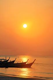 وان كبرت همومك لاتبالِ
                 فلطف الله في الأفاق أكبرْ

ومن غير الإله يريحُ قلباً
تخطفه الأسى حتى تكدرْ

سيأتيك الذي ترجوه يوماً 
فلاتعجل عليه وإن تأخرْ

ولاتجزع وقل يا نفسُ صبراً
 فرحمنُ السماءِ قضى وقدرْ