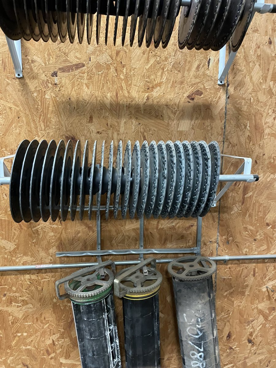 KansasBowhunter's tweet photo. Anyone need 24 cotton plates for John Deere 1770 PN A56251

1250 acres on them $600 https://t.co/c1nC2e6Ndn