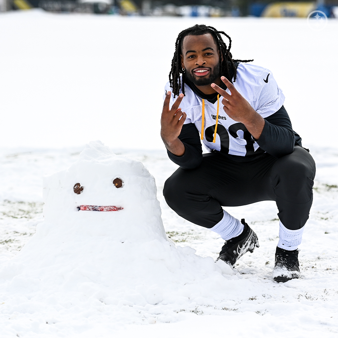 steelers's tweet photo. Do you wanna build a snowman? ☃️ https://t.co/ZCgx8f0N8x
