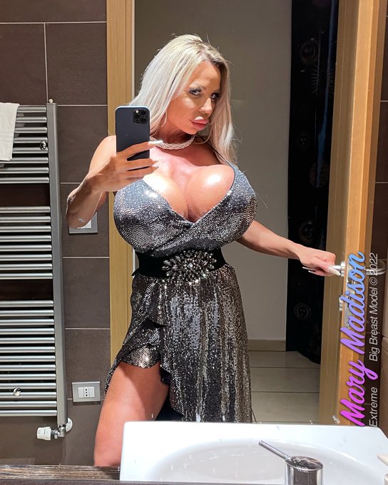 🌸Good evening Italian Boys ♥️🇮🇹
#bodytransformation #blonde #sexy #hungary #italy https://t.co/NJvvz