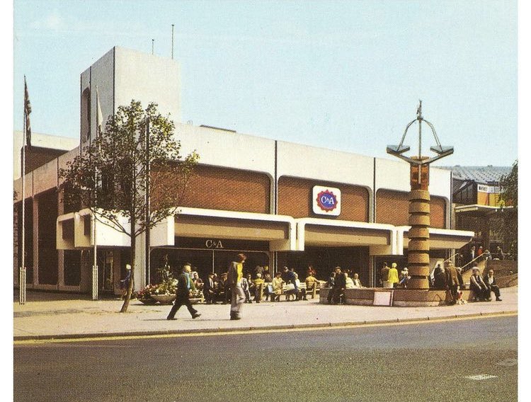 C&A, Rotherham 

Leach, Rhodes & Walker
c.1971

#modernistarchitecture #towncentres #shoppinghistory