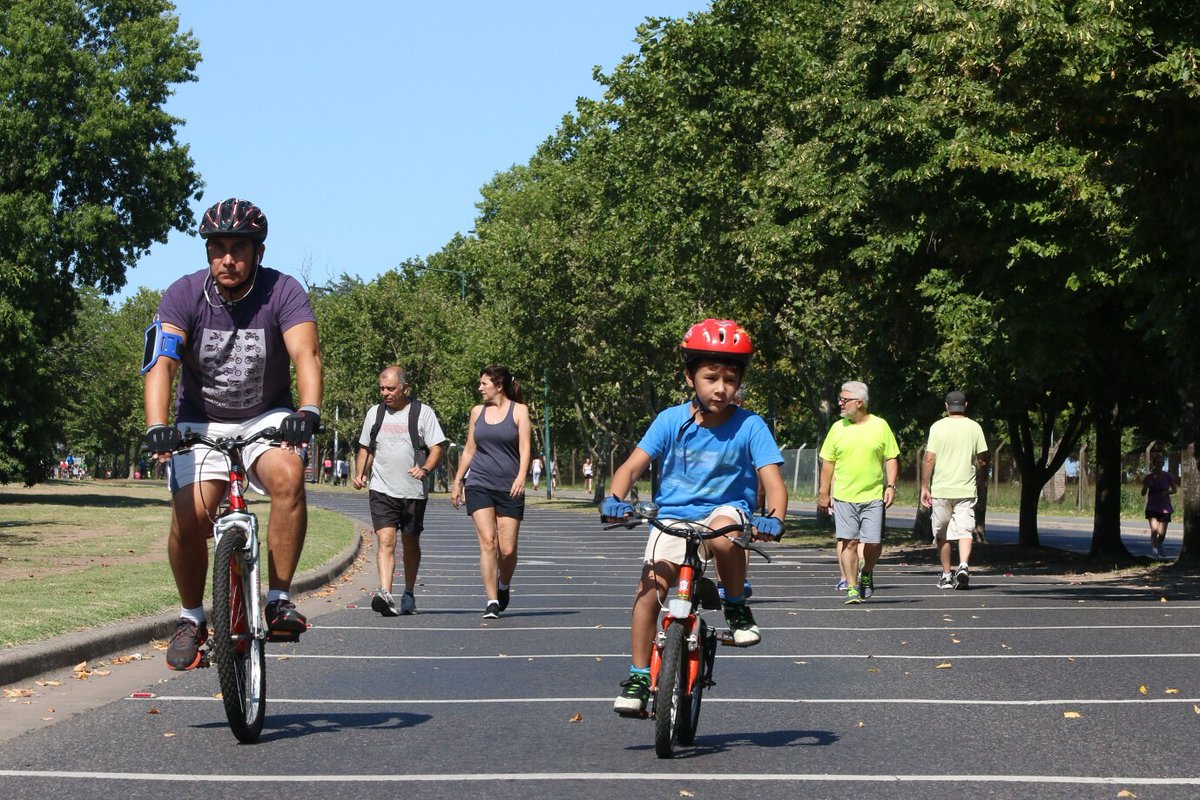 Como cada domingo, de 8:00 a 14:00 cortamos el tránsito en Av. Unidad Nacional para que los vecinos puedan aprovechar el espacio para hacer actividades recreativas y deportivas 🏃🏽🚲🛹🛼

El tramo se extiende desde Santa Fe hasta Fleming, son dos carriles de distintas velocidades.
