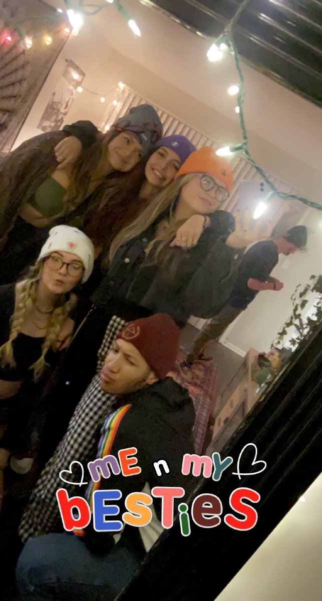 aleyah_shaw's tweet image. My friends are seriously so amazing idk what I did to deserve such incredible people in my life🥰🥰