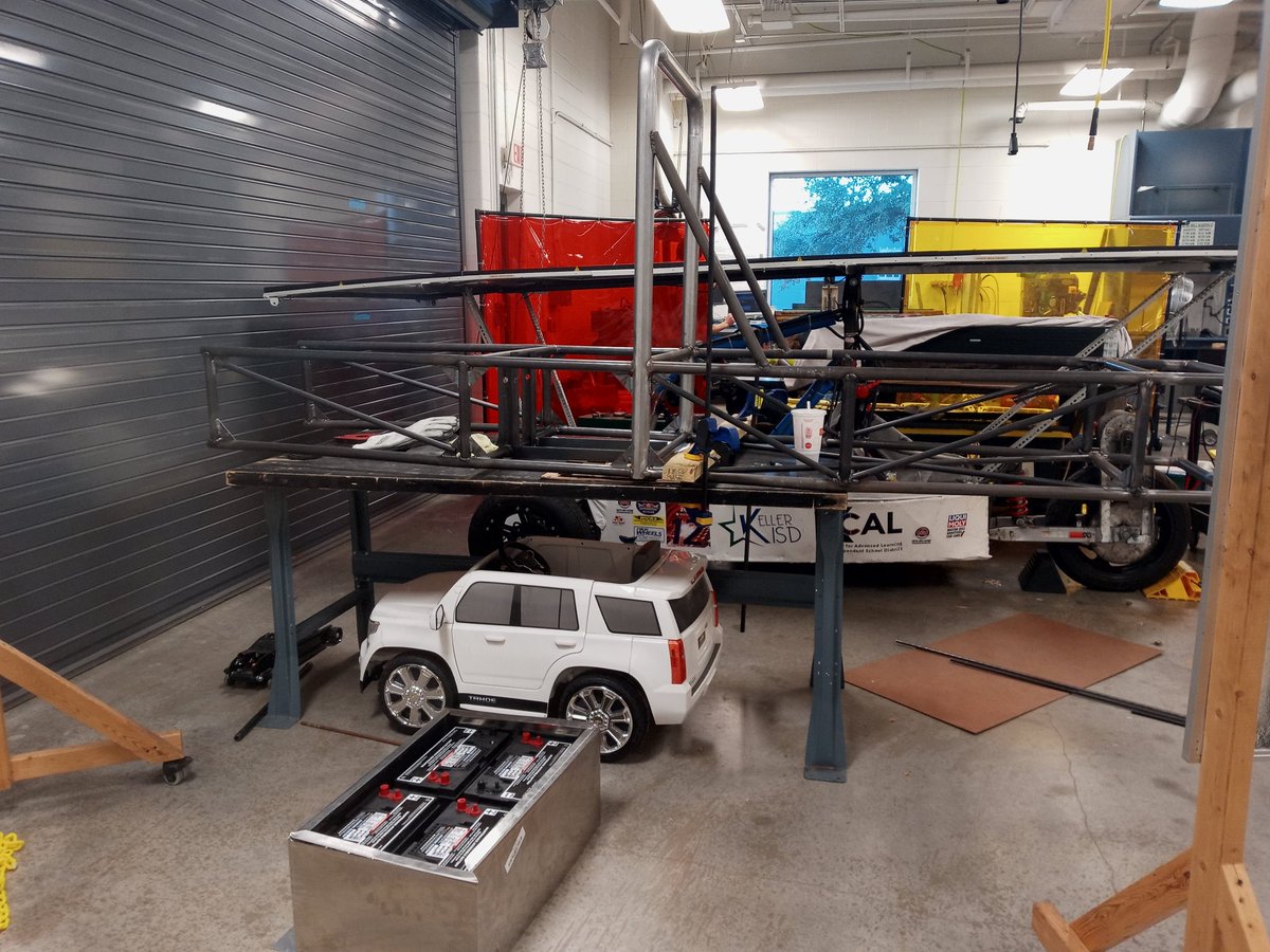 Cars looking pretty stacked! <a href="/KCAL_KISD/">KCAL KISD</a> <a href="/KellerISD_CTE/">Keller ISD CTE</a> <a href="/KellerISD/">Keller Schools</a> #solarcarchallenge #CTEinKISD