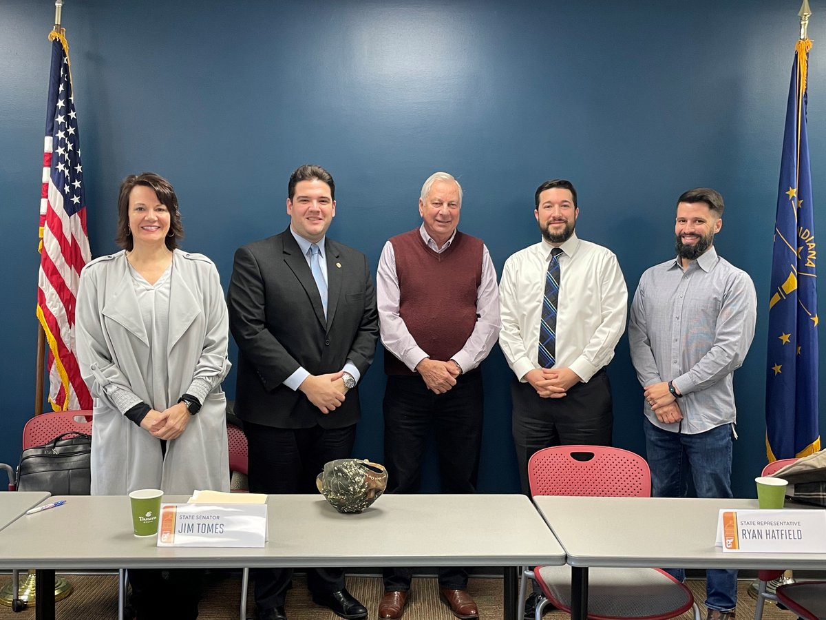 evvregion's tweet photo. Thank you to our attendees and state representatives for attending the 2022 Legislative Preview this morning!
Special Thanks to our Event Sponsor: AARP Indiana
#LegislativePreview #PublicPolicy #EvvRegion https://t.co/6XBTskqSZ1