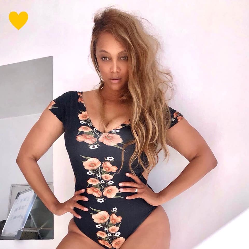 HBWExtensions's tweet photo. SMIZE! #TyraBanks is the Queen of wearing customized hair extensions &amp; we're here for it.
Our #OrganicHumanHair is chemical free &amp; top shelf quality. These bundles take color wonderfully! 

#GetThisLook by customizing our Organic Natural Loose Wave bundles https://t.co/CtauXAgGEm https://t.co/19WXubLcVu