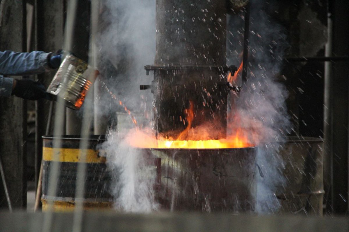 MinGobiernoEc's tweet photo. ⁉️Sabías qué? durante el año anterior junto a @PoliciaEcuador se destruyó 36% más de drogas que en 2020.

Te presentamos el comparativo con los resultados de las incineraciones:
🔥El 2020➡️76,77 toneladas
🔥En el 2021➡️104,61 toneladas

Continuamos trabajando #PorUnEcuadorSeguro. https://t.co/6bGhw5cHBj