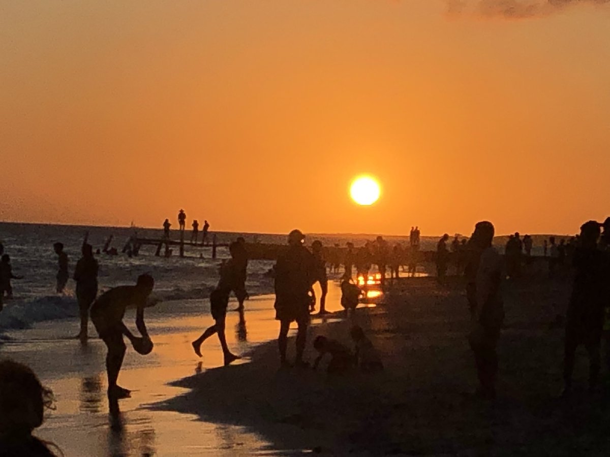 danibelouche's tweet photo. Por más atardeceres así #Venezuela https://t.co/Tbslwe3KJ8