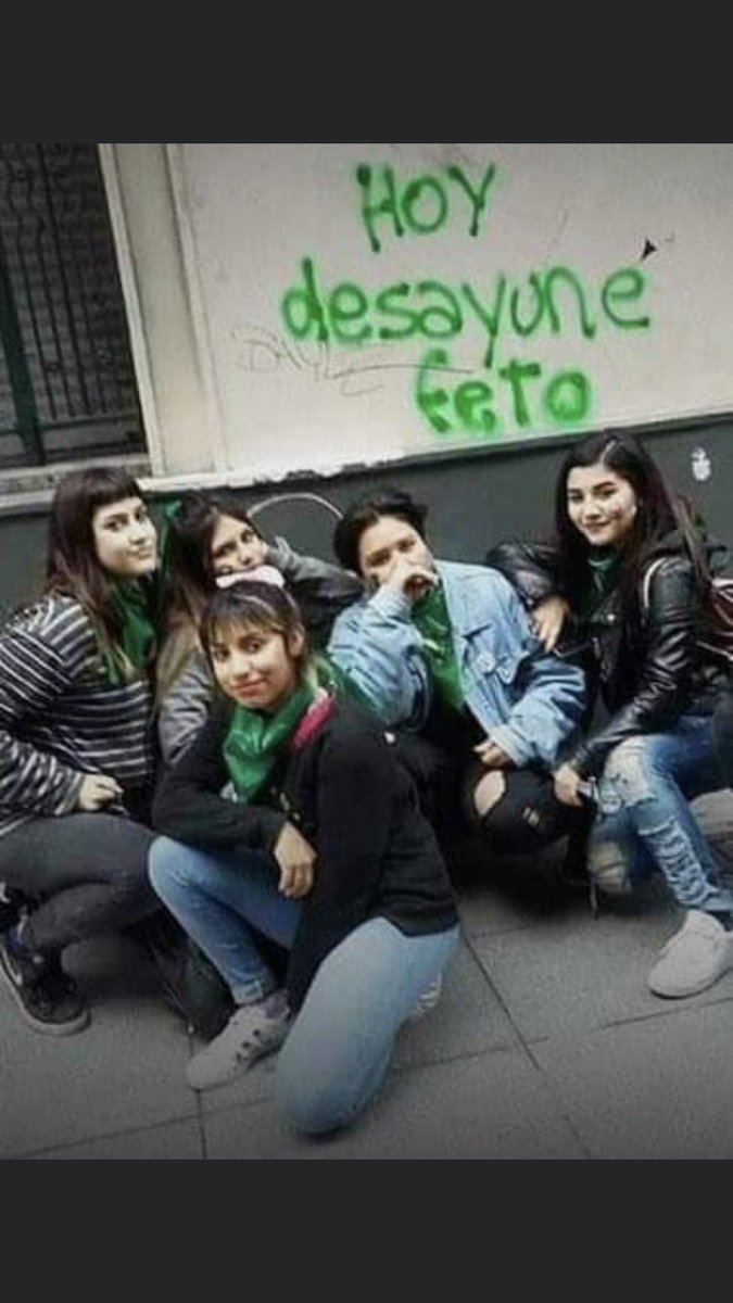 JaviRodrigo11's tweet photo. Así os pudráis. 🤮🤮🤮 https://t.co/cuDGm3jqcf