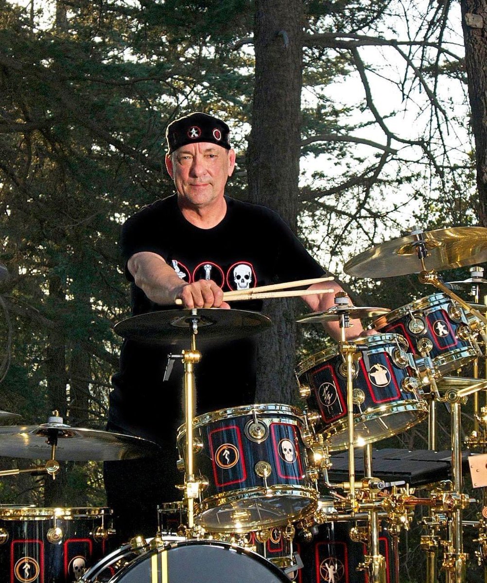 It hurts when your hero dies. #twoyearstoday #RIPNeilPeart