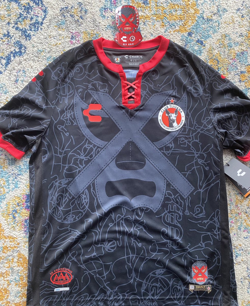 JimmyConrad's tweet photo. In honor of @LigaBBVAMX starting up again this weekend, my friends at @CharlyUSA_ gave me this special edition #LuchaLibre @xolos_en jersey and, I’ll be honest, it is sick!

But, because I’m a man of the people, I’m going to GIVE IT AWAY so retweet and leave a comment to enter! https://t.co/jdaq3pLbMU
