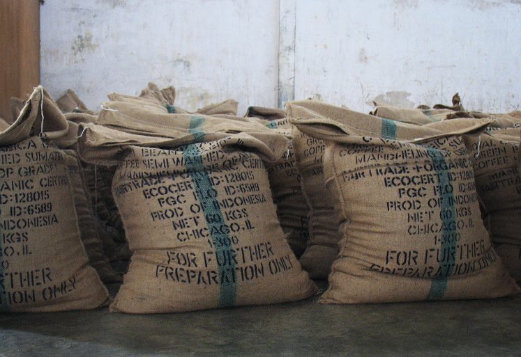 We’re kicking off the year with some exciting arrivals!

The first shipments of the 2022 season from Permata Gayo are arriving with classic Sumatran notes of dark chocolate, black tea, hops, guava and raspberry, a full body and lingering, earthy aftertaste.