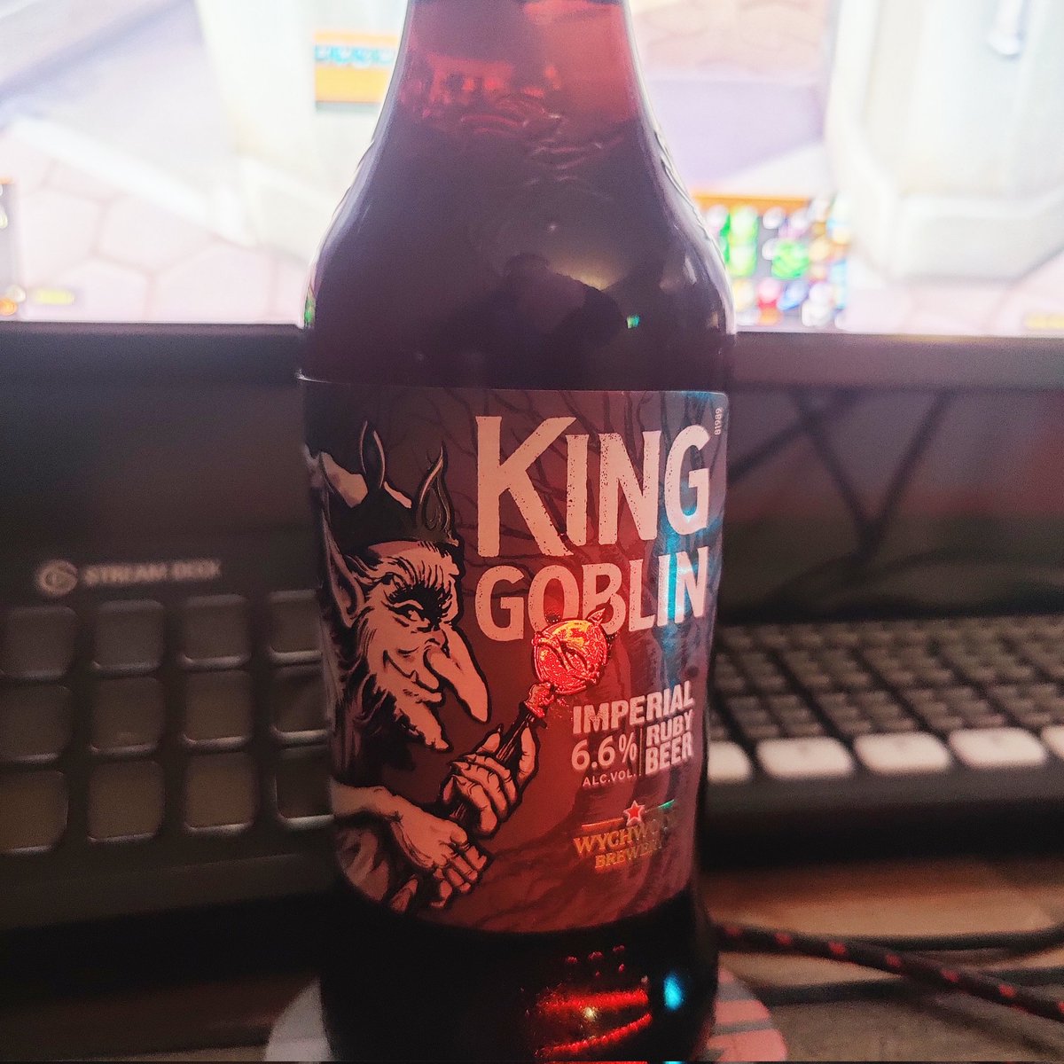 ngenmalta's tweet photo. A good beer and some chill WoW achievement hunting. Didn't realise how much I needed this. https://t.co/90tgipBwQb