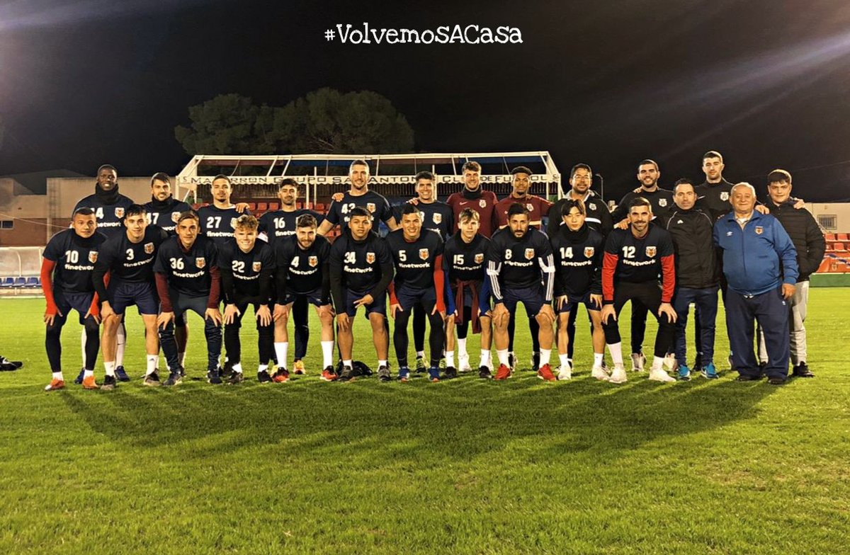 📸 Estábamos deseando subir esta foto 😜

La victoria está reservada para aquellos que están dispuestos a luchar por ella ⚔

¡ESTE EQUIPO CREE! 💙❤

¡Volvemos a casa! 🏟
#VolvemosACasa
#WeAreMazarron
