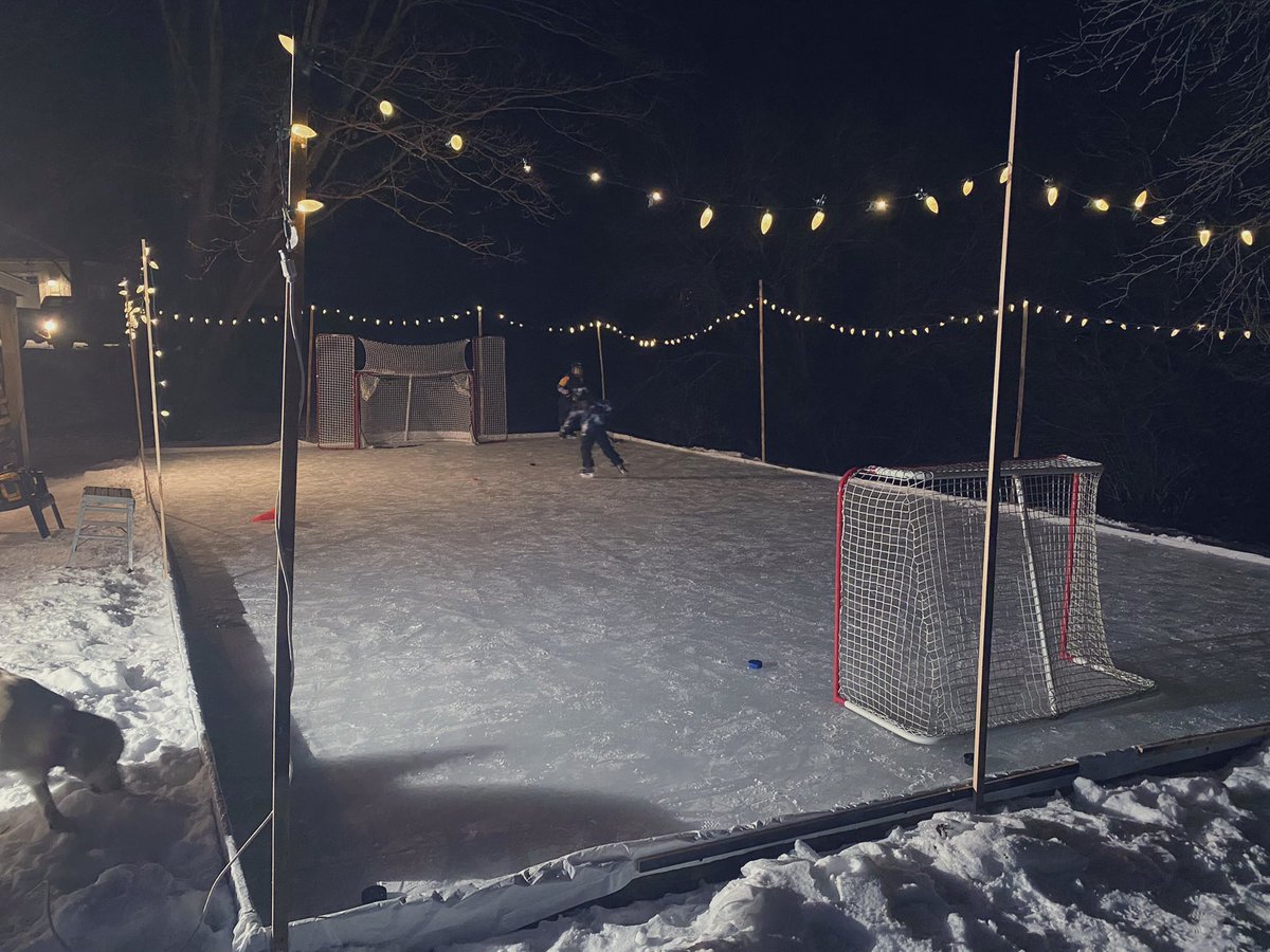 KernASES's tweet photo. @HometownHockey When the rinks are closed .. @LGHALynx https://t.co/EHJiVXnSLP