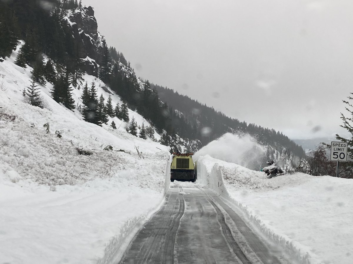 SnoqualmiePass's tweet photo. Lunchtime update from White Pass: Crews have been moving cautiously with blowers down each side of the pass. Slides brought down rocks, logs &amp; debris slowing  things down as we bring a loader in to remove debris in front of the blower. Still no ETA to open. https://t.co/qx4aZHnN6y