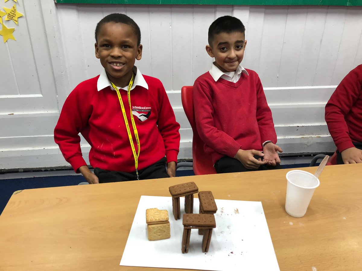missiongrove1's tweet photo. Biscuit and icing Stonehenge #lovinghistory https://t.co/OxHeZR8FKT