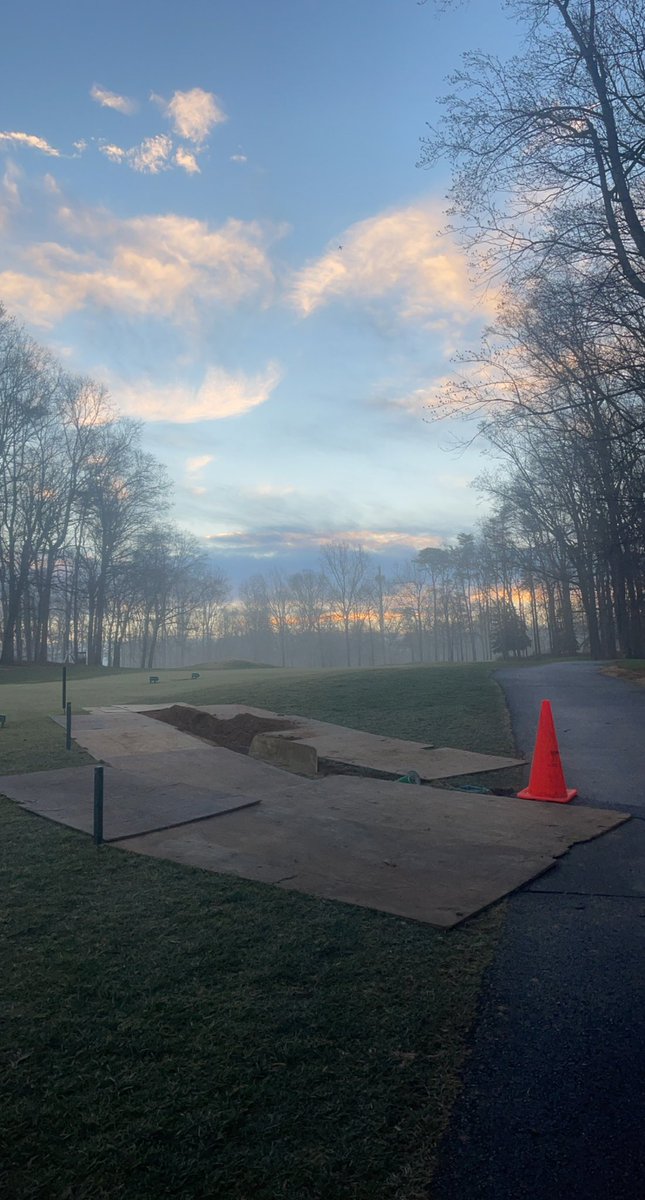 edlisb's tweet image. Thank you to @PeteWendtCCC @BigRhiggins32 and @acrawf360 for a great opportunity. I was able to learn so much from them and their staff at Congressional in such a short period of time. Truly and experience I’ll never forget!