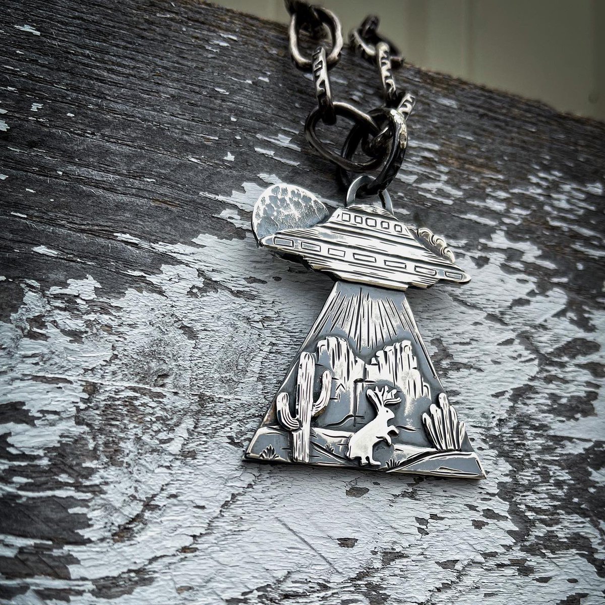 rideranksilver_'s tweet image. “The Last Jackalope in the West”

Sterling silver necklace pendant made from 9 different pieces all layered together