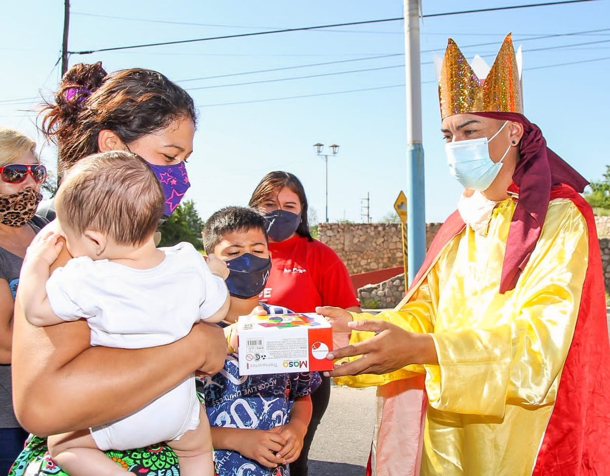 turcomenem's tweet photo. 🎁✨ Recorrimos algunos barrios de la Zona Oeste de la capital, la fundación Padre Praolini y la ciudad de Chamical, compartiendo la alegría de los niños y niñas, comprometidos en las políticas de inclusión y acompañamiento a las infancias. https://t.co/8LR95rNBNg