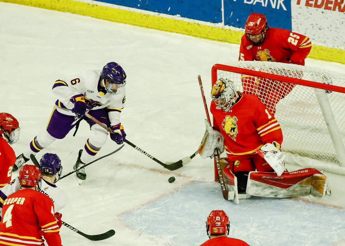 The Mavericks are leading 3-0 going into the second period against Ferris State.