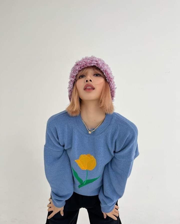 Chesca79323895's tweet photo. #LALISAMANOBAN 
#NewShot 
#ilovelisa https://t.co/zoJ1qDVUY4