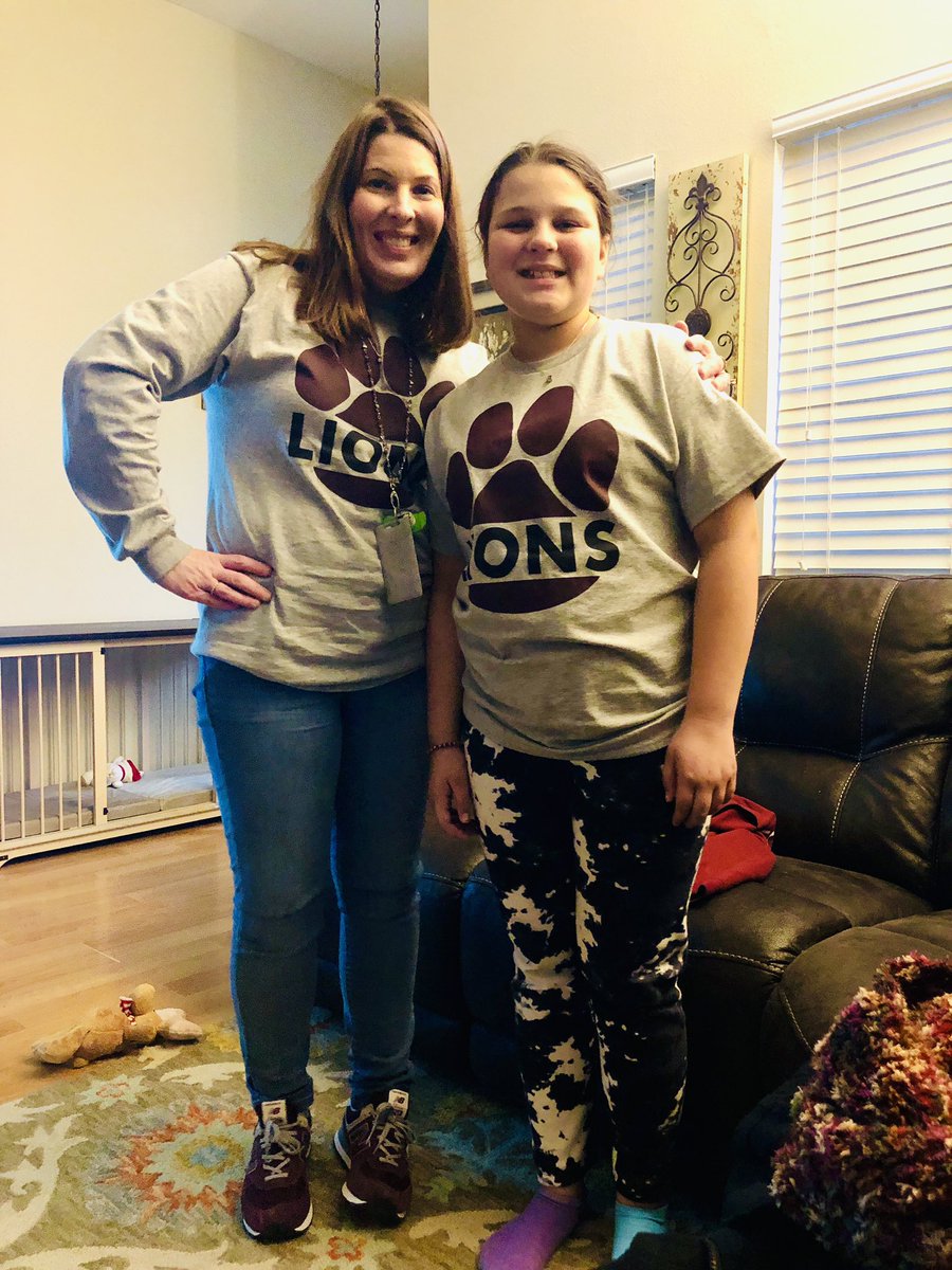 LauraBrast's tweet photo. This crazy kid wears shorts in 40 degree weather 🥶 &amp; Sassy Pants &amp; I were twinkies today!🦁🐾 #TGIF #HaydieBear #SassyPants #ihatecoldweather #nursetired #itsbeenalongweek #LoveMyLISD #COVIDcansuckit https://t.co/7ubQN82W7b