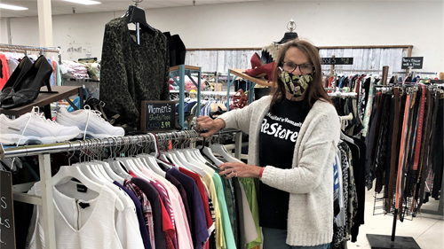 EasterSealsOr's tweet photo. In 2021, our Portland senior employment program participants provided 7,955 hours of their time to @ReStorePortland which is over half of the volunteer hours they received! 💪

It's pretty amazing to see the impact our participants have on their communities.

#fridayfeeling https://t.co/NgLn4uXcVn
