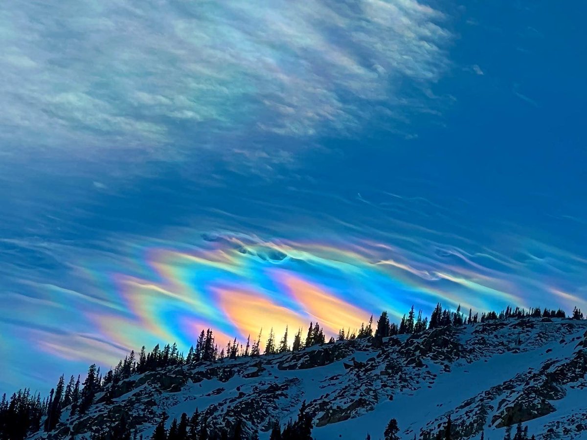 accuweather's tweet image. Wow! 😲 Incredible "cloud iridescence" caught on I-70 in Colorado this week! 🌈☁️ #COwx

Iridescence occurs when light diffracts through a thin cloud with uniformly-sized water droplets. bit.ly/3eYserY