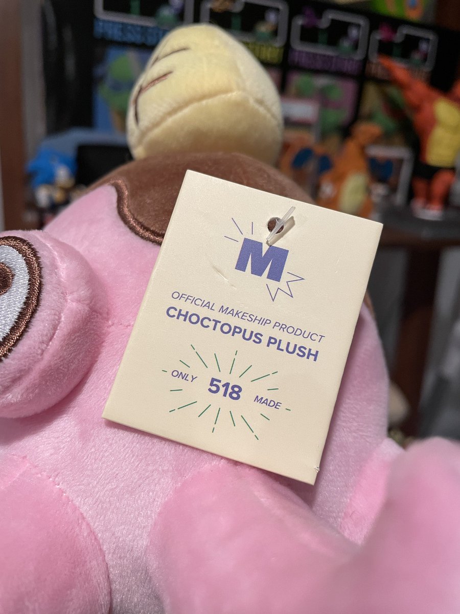 ChoctopusYT's tweet photo. if you retweet this (and are following me), I just may give you one of these ultra limited @Makeship Choctopus plushes.

…maybe. https://t.co/QePXmi83ps