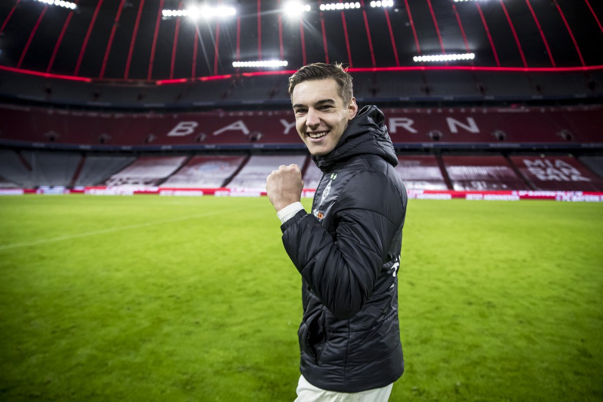 borussia_en's tweet photo. Borussia vs. Bayern in 2021/22 🐎

1-1 draw 🤝
5-0 win 🍾
2-1 win 🙌

#DieFohlen #FCBBMG https://t.co/Amk0Th3YsZ